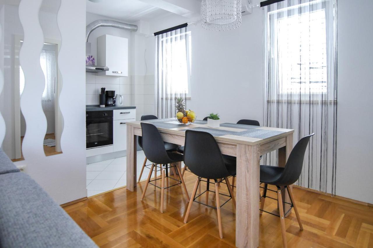 Apartment Ivesic * Makarska